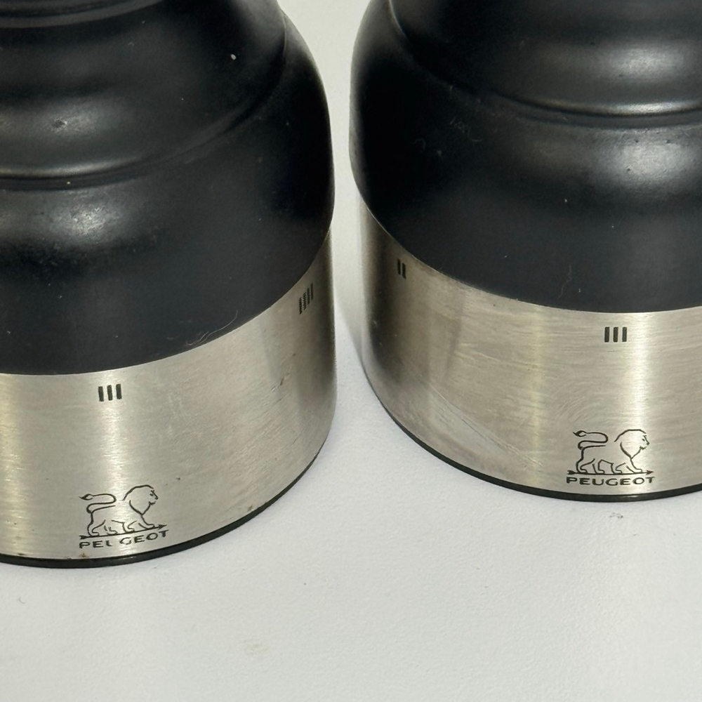 Peugeot Paris Chocolate 9” u'Select Salt & Pepper Mill Set - Picture 3 of 7